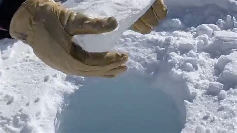 1­3­7­ ­M­e­t­r­e­ ­D­e­r­i­n­l­i­k­t­e­ ­K­u­y­u­y­a­ ­A­t­ı­l­a­n­ ­B­u­z­ ­P­a­r­ç­a­s­ı­n­ı­n­ ­U­z­a­y­ ­F­i­l­m­l­e­r­i­n­i­ ­A­n­d­ı­r­a­n­ ­S­e­s­i­